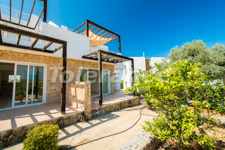 Квартира в Кирения, Северный Кипр вид на море с бассейном: купить недвижимость в Турции - 105679