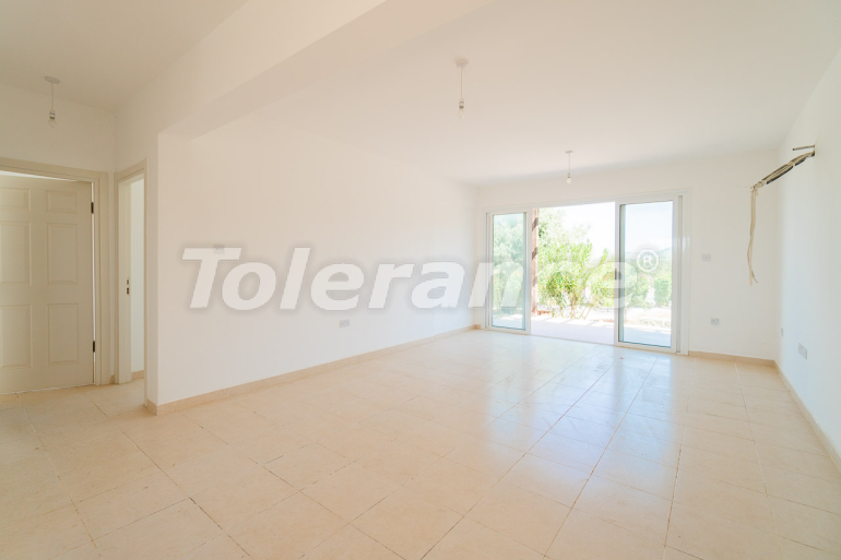 Квартира в Кирения, Северный Кипр вид на море с бассейном: купить недвижимость в Турции - 105687