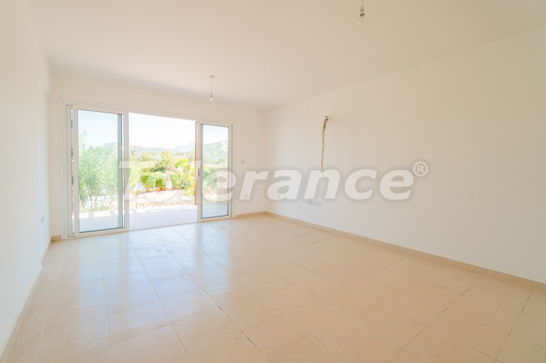 Квартира в Кирения, Северный Кипр вид на море с бассейном: купить недвижимость в Турции - 105688