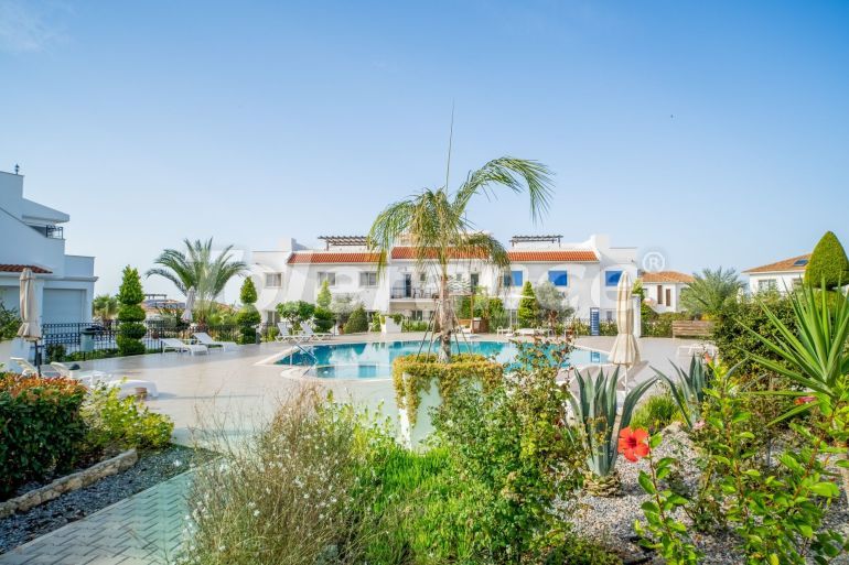 Квартира в Кирения, Северный Кипр вид на море с бассейном: купить недвижимость в Турции - 106078