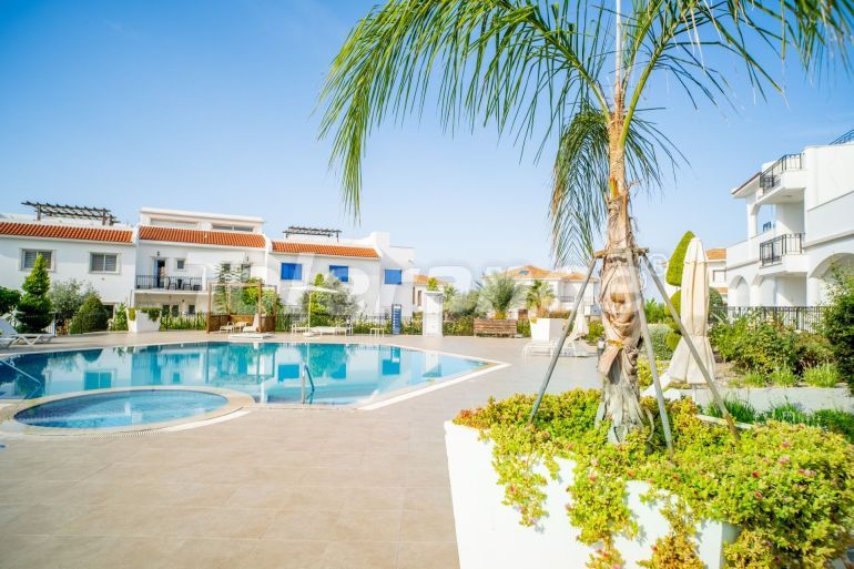 Квартира в Кирения, Северный Кипр вид на море с бассейном: купить недвижимость в Турции - 106079