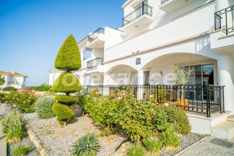 Квартира в Кирения, Северный Кипр вид на море с бассейном: купить недвижимость в Турции - 106080