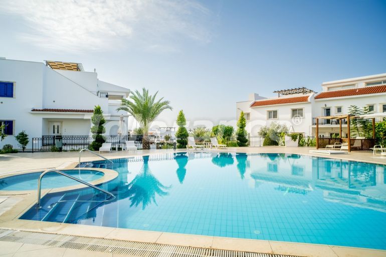 Квартира в Кирения, Северный Кипр вид на море с бассейном: купить недвижимость в Турции - 106082