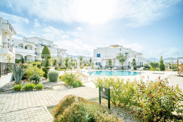 Квартира в Кирения, Северный Кипр вид на море с бассейном: купить недвижимость в Турции - 106083