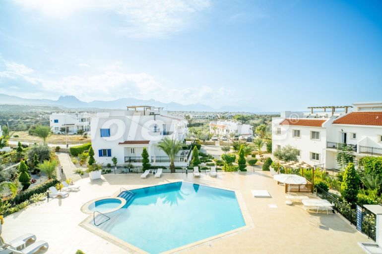 Квартира в Кирения, Северный Кипр вид на море с бассейном: купить недвижимость в Турции - 106086