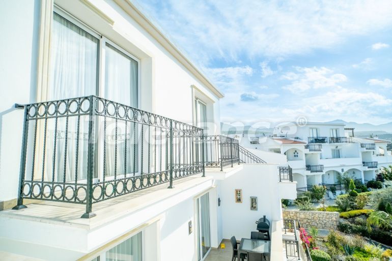 Квартира в Кирения, Северный Кипр вид на море с бассейном: купить недвижимость в Турции - 106088