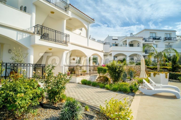 Квартира в Кирения, Северный Кипр вид на море с бассейном: купить недвижимость в Турции - 106089