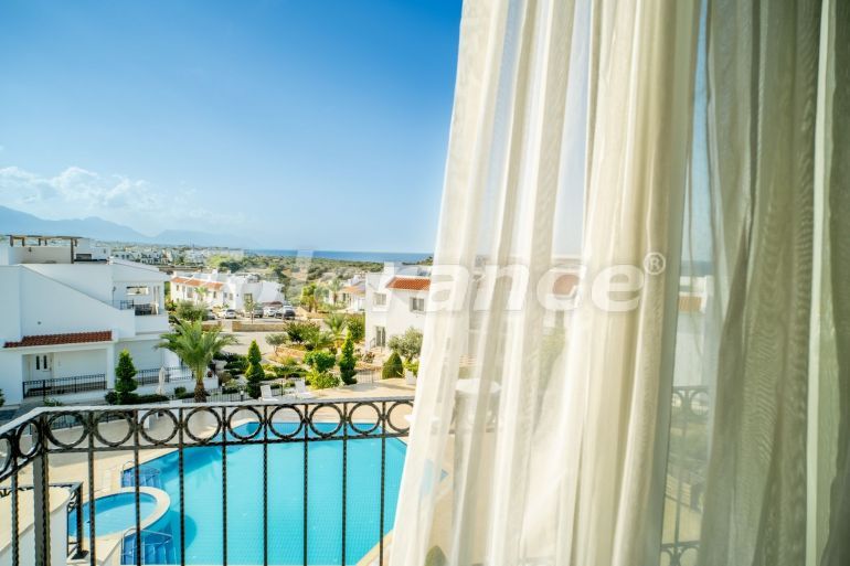 Квартира в Кирения, Северный Кипр вид на море с бассейном: купить недвижимость в Турции - 106090