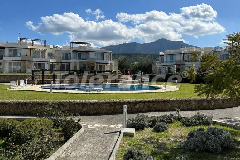 Квартира от застройщика в Кирения, Северный Кипр вид на море с бассейном: купить недвижимость в Турции - 106422