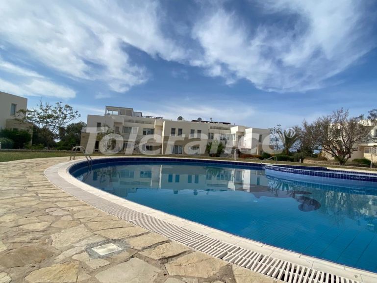 Квартира от застройщика в Кирения, Северный Кипр вид на море с бассейном: купить недвижимость в Турции - 106423
