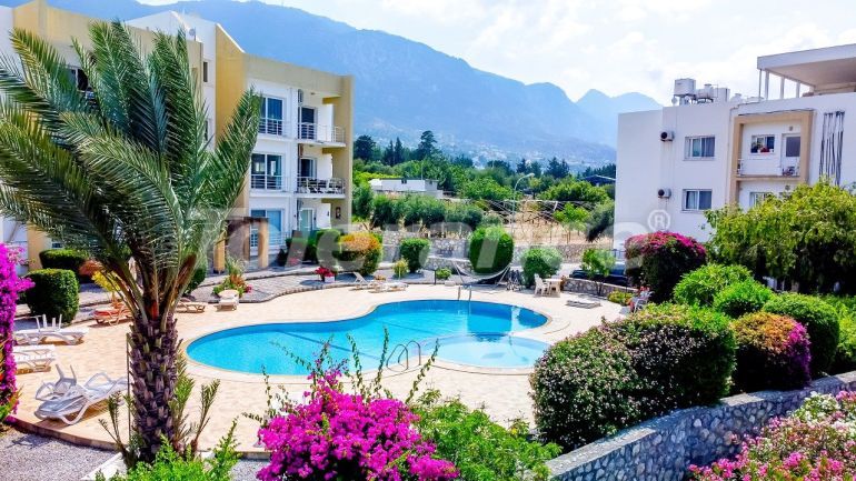 Квартира в Кирения, Северный Кипр с бассейном: купить недвижимость в Турции - 108174