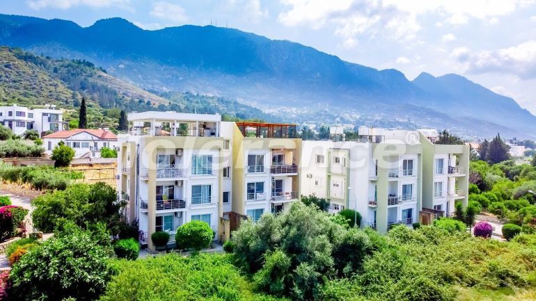 Квартира в Кирения, Северный Кипр с бассейном: купить недвижимость в Турции - 108175