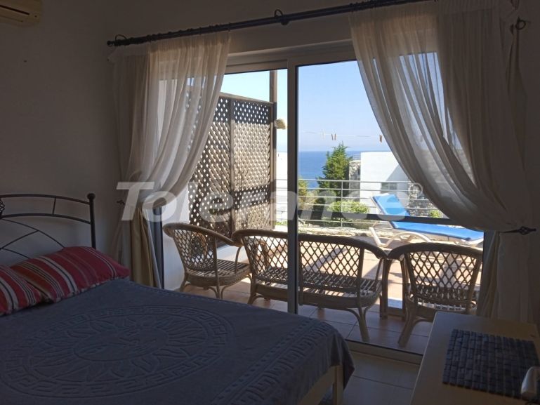 Квартира в Кирения, Северный Кипр вид на море с бассейном: купить недвижимость в Турции - 111748