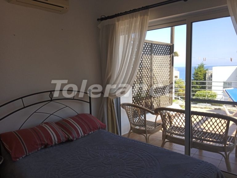 Квартира в Кирения, Северный Кипр вид на море с бассейном: купить недвижимость в Турции - 111749