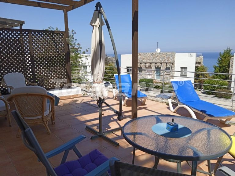 Квартира в Кирения, Северный Кипр вид на море с бассейном: купить недвижимость в Турции - 111752