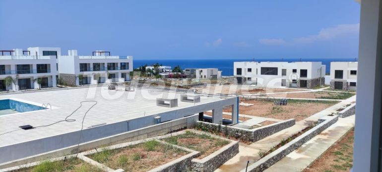 Квартира от застройщика в Кирения, Северный Кипр вид на море с бассейном: купить недвижимость в Турции - 111768