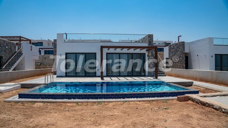 Квартира от застройщика в Кирения, Северный Кипр вид на море с бассейном: купить недвижимость в Турции - 111777