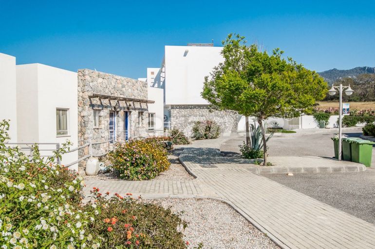 Квартира в Кирения, Северный Кипр вид на море с бассейном: купить недвижимость в Турции - 137137