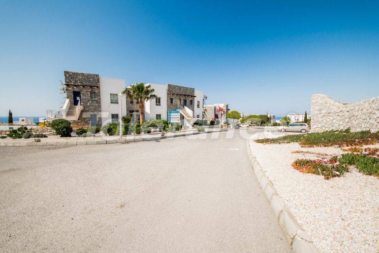 Квартира в Кирения, Северный Кипр вид на море с бассейном: купить недвижимость в Турции - 137150