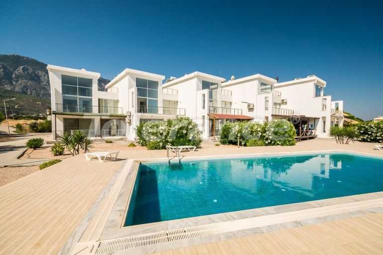 Квартира в Кирения, Северный Кипр вид на море с бассейном в рассрочку: купить недвижимость в Турции - 71107