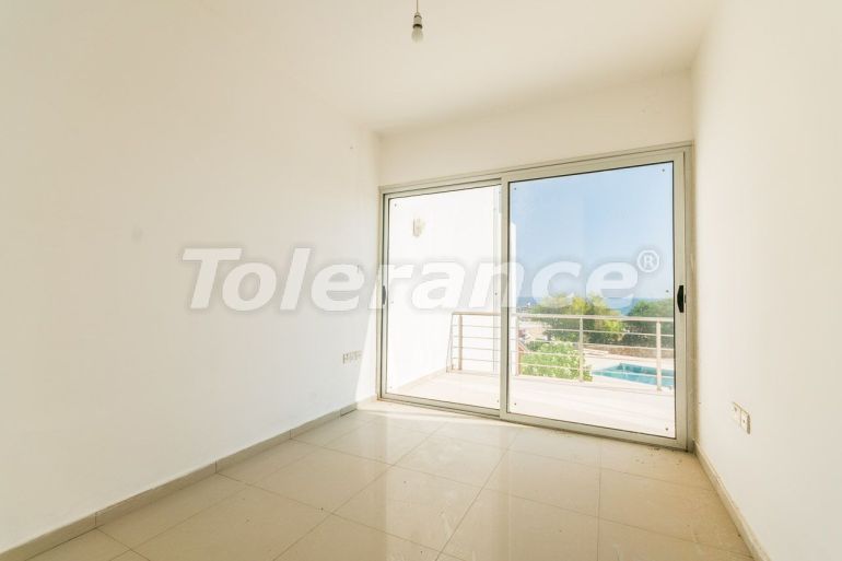 Квартира в Кирения, Северный Кипр вид на море с бассейном в рассрочку: купить недвижимость в Турции - 71117