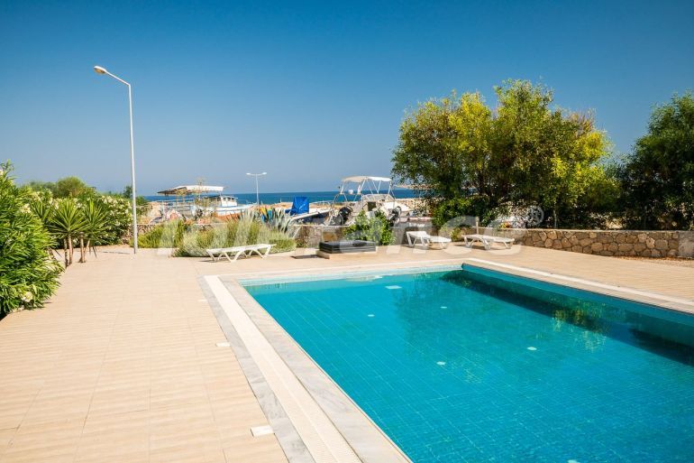 Квартира в Кирения, Северный Кипр вид на море с бассейном в рассрочку: купить недвижимость в Турции - 71131