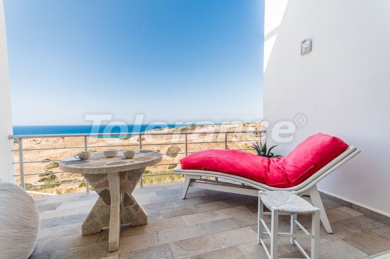 Квартира в Кирения, Северный Кипр вид на море с бассейном: купить недвижимость в Турции - 71283