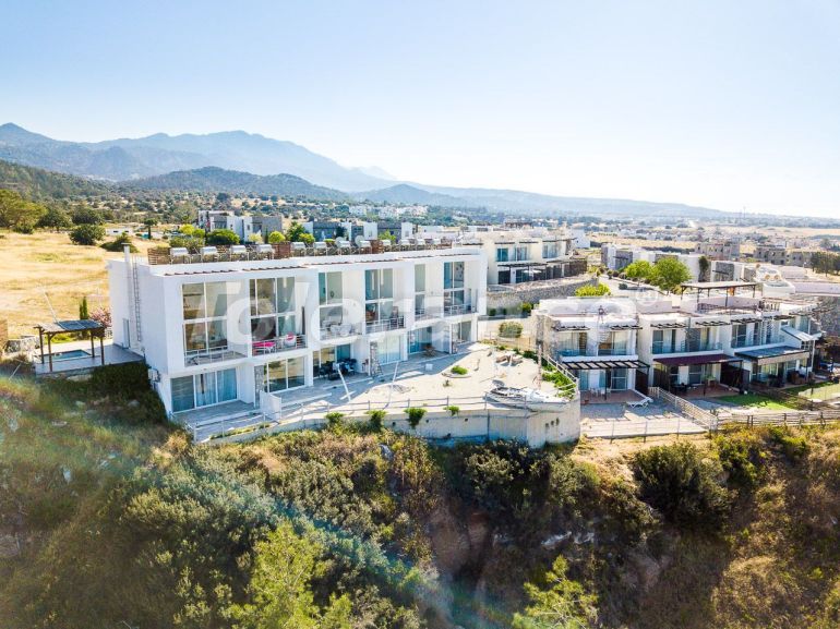 Квартира в Кирения, Северный Кипр вид на море с бассейном: купить недвижимость в Турции - 71308