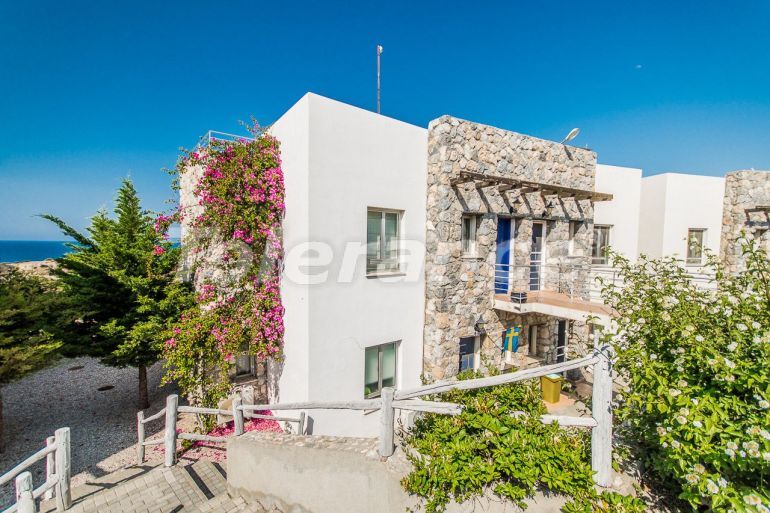 Квартира в Кирения, Северный Кипр вид на море с бассейном: купить недвижимость в Турции - 71314