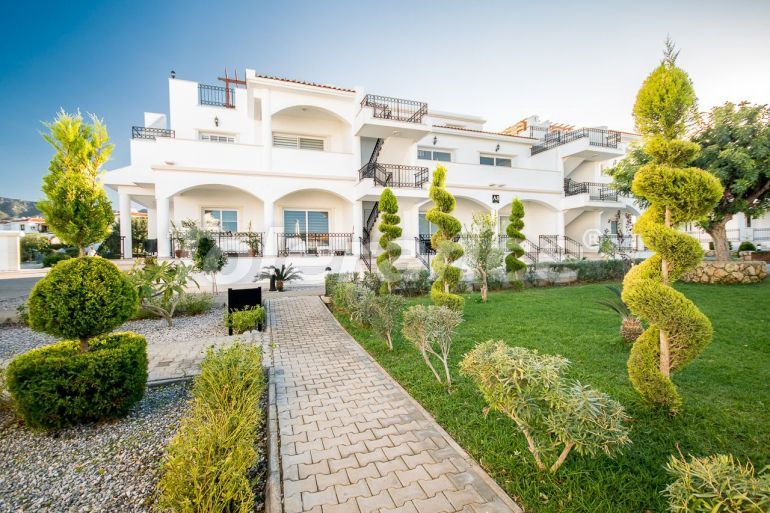 Квартира в Кирения, Северный Кипр вид на море с бассейном: купить недвижимость в Турции - 71608