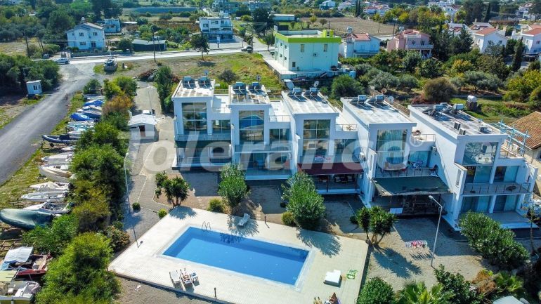 Квартира в Кирения, Северный Кипр вид на море с бассейном: купить недвижимость в Турции - 73280