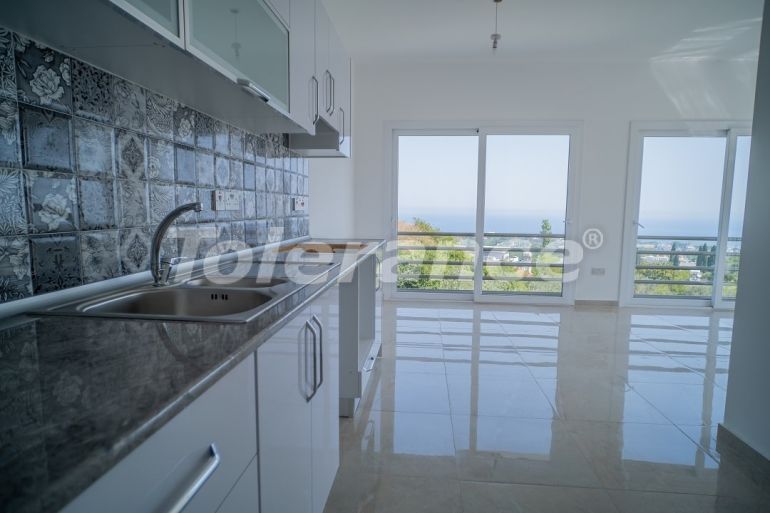 Квартира от застройщика в Кирения, Северный Кипр вид на море с бассейном: купить недвижимость в Турции - 74348