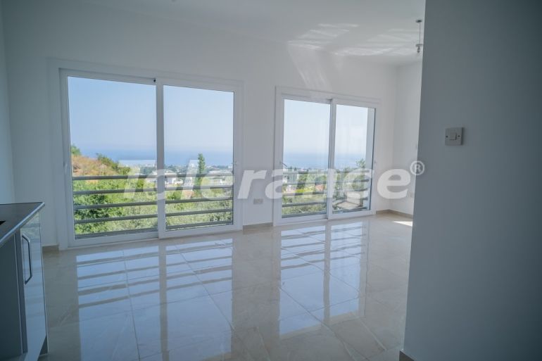 Квартира от застройщика в Кирения, Северный Кипр вид на море с бассейном: купить недвижимость в Турции - 74349