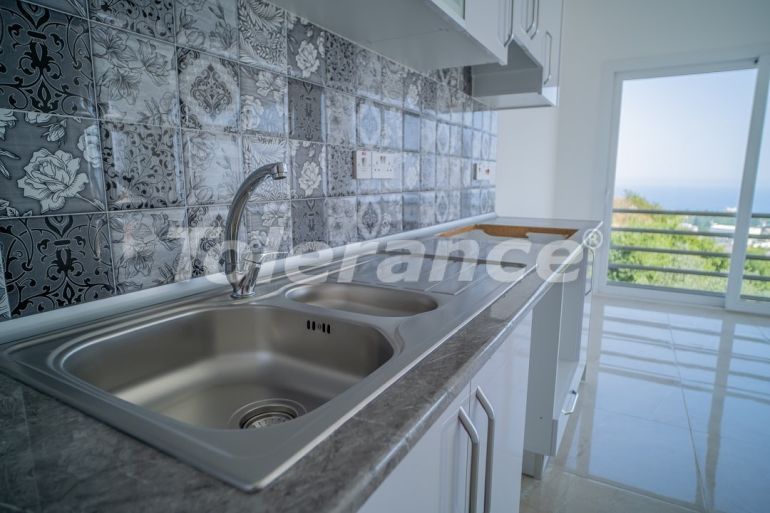 Квартира от застройщика в Кирения, Северный Кипр вид на море с бассейном: купить недвижимость в Турции - 74350