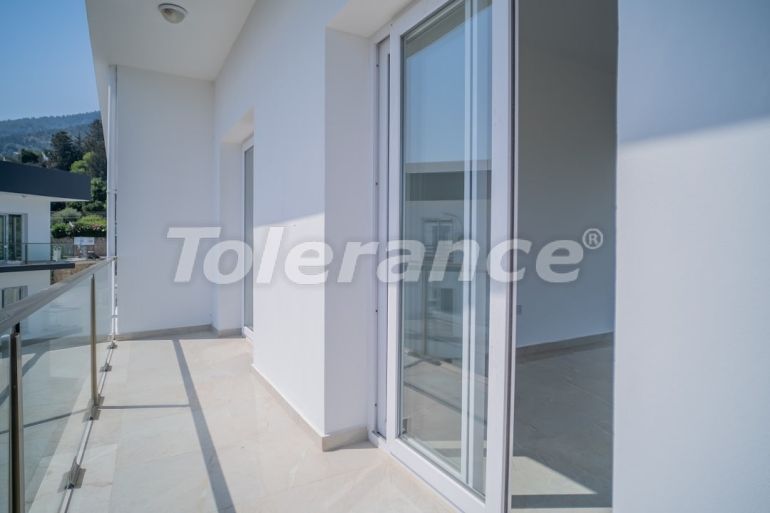 Квартира от застройщика в Кирения, Северный Кипр вид на море с бассейном: купить недвижимость в Турции - 74356