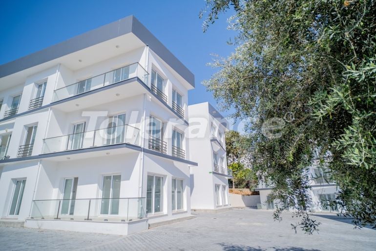 Квартира от застройщика в Кирения, Северный Кипр вид на море с бассейном: купить недвижимость в Турции - 74380