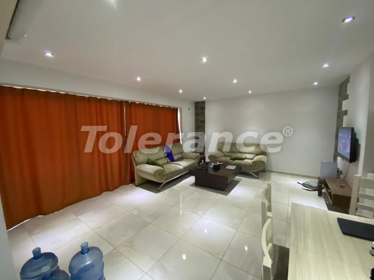 Квартира в Кирения, Северный Кипр: купить недвижимость в Турции - 76943