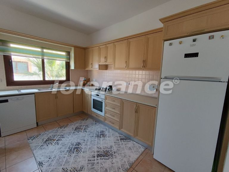 Квартира в Кирения, Северный Кипр вид на море с бассейном: купить недвижимость в Турции - 77284