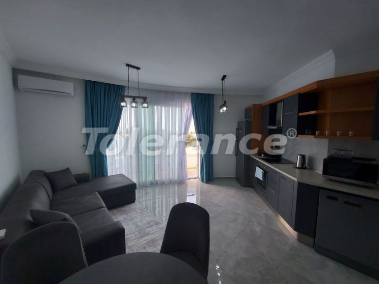 Квартира в Кирения, Северный Кипр с бассейном: купить недвижимость в Турции - 80683