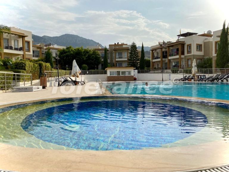 Квартира в Кирения, Северный Кипр с бассейном: купить недвижимость в Турции - 80763