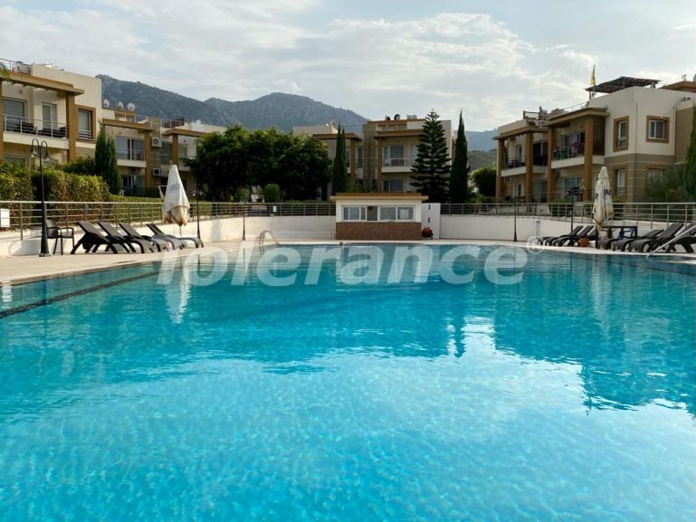 Квартира в Кирения, Северный Кипр с бассейном: купить недвижимость в Турции - 80764