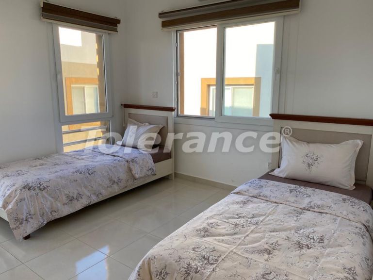 Квартира в Кирения, Северный Кипр с бассейном: купить недвижимость в Турции - 80768