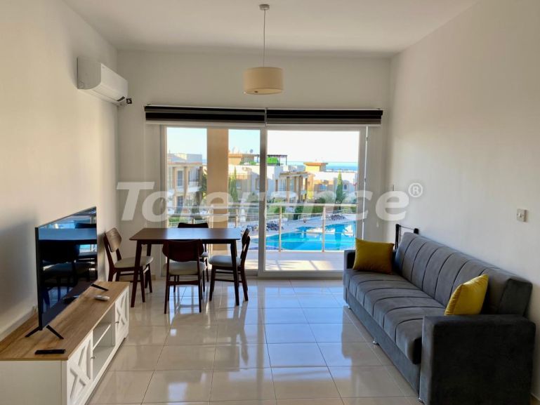 Квартира в Кирения, Северный Кипр с бассейном: купить недвижимость в Турции - 80770