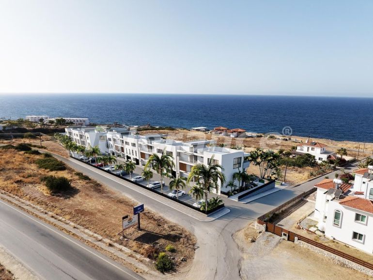 Квартира от застройщика в Кирения, Северный Кипр вид на море с бассейном: купить недвижимость в Турции - 81180