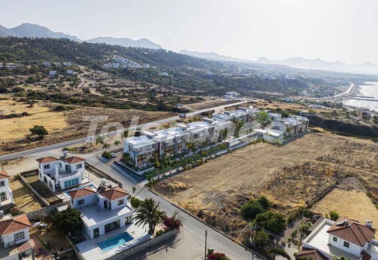 Квартира от застройщика в Кирения, Северный Кипр вид на море с бассейном: купить недвижимость в Турции - 81215