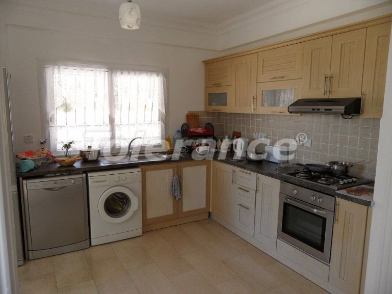 Квартира в Кирения, Северный Кипр вид на море с бассейном: купить недвижимость в Турции - 81370