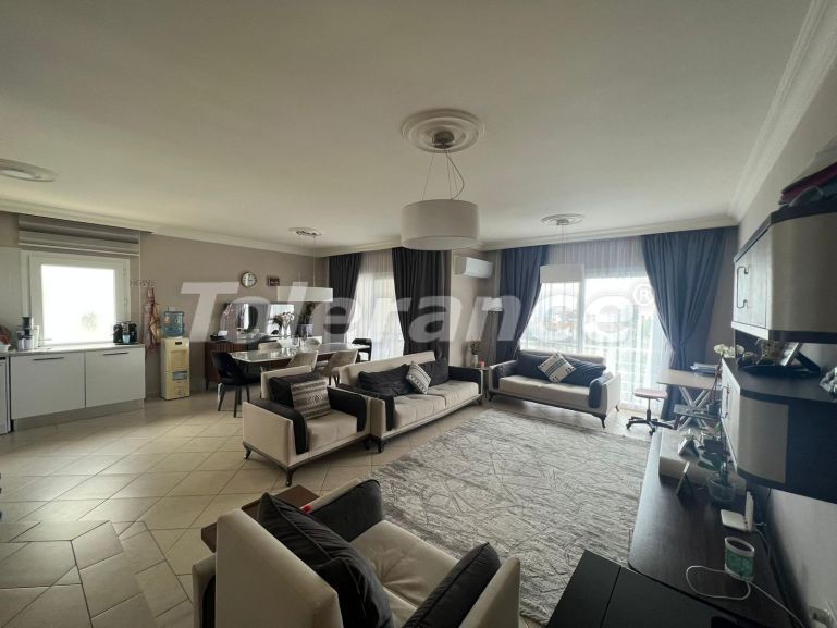 Квартира в Кирения, Северный Кипр с бассейном: купить недвижимость в Турции - 81515