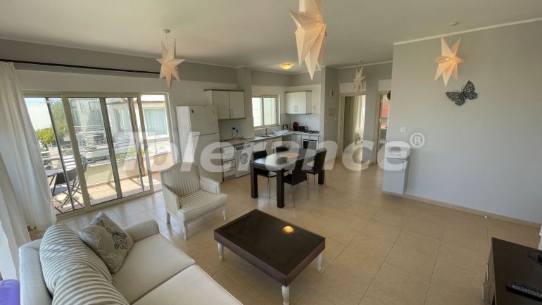 Квартира в Кирения, Северный Кипр вид на море с бассейном: купить недвижимость в Турции - 82487