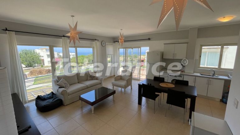 Квартира в Кирения, Северный Кипр вид на море с бассейном: купить недвижимость в Турции - 82488