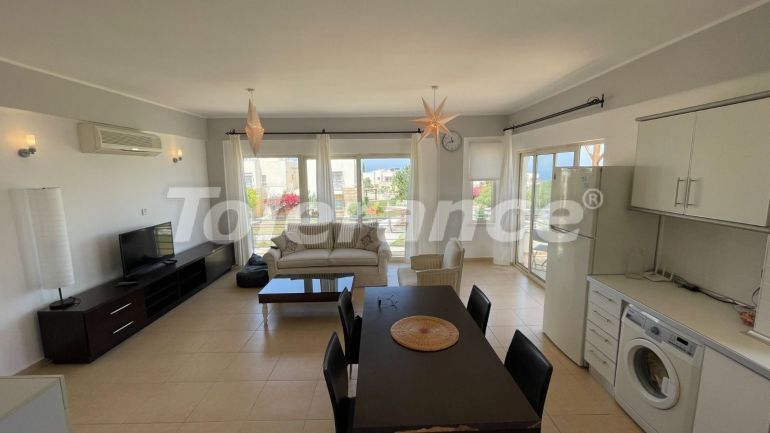 Квартира в Кирения, Северный Кипр вид на море с бассейном: купить недвижимость в Турции - 82496